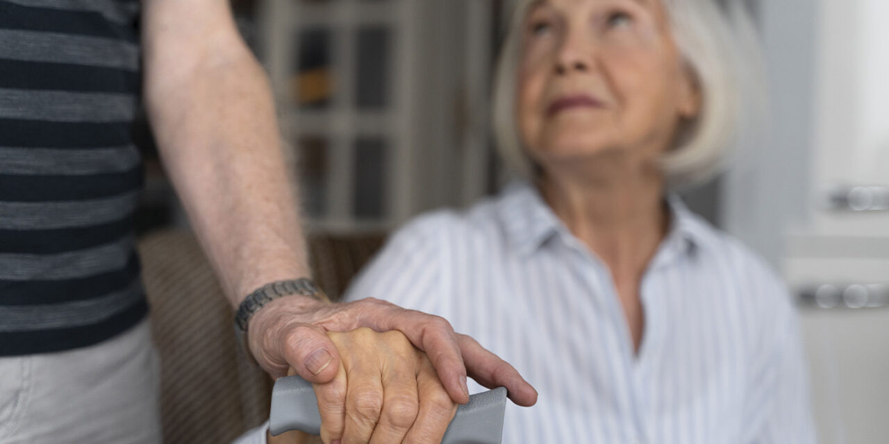 Avere cura di chi si prende cura: il caregiver familiare del paziente con Alzheimer
