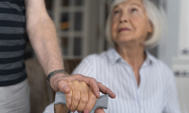 Avere cura di chi si prende cura: il caregiver familiare del paziente con Alzheimer