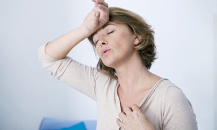 Affrontare la menopausa, dai primi sintomi ai rimedi per i disturbi più comuni