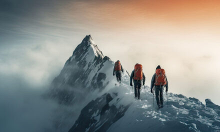 La dieta per scalare le montagne: i nostri consigli per chi pratica l’alpinismo